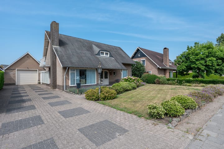 Photo 1 of Sint Josephstraat 12