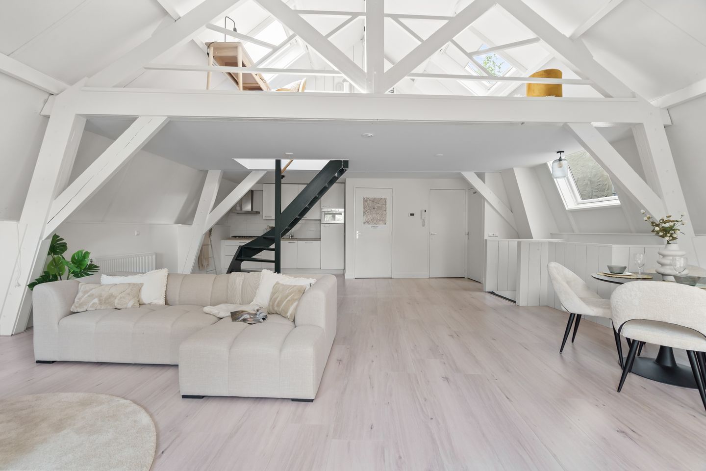 Photo 10 of Weerdsingel O.Z. 69-B