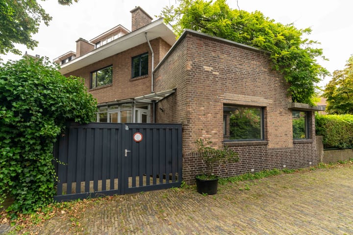 Foto 2 van Kapelplein 10