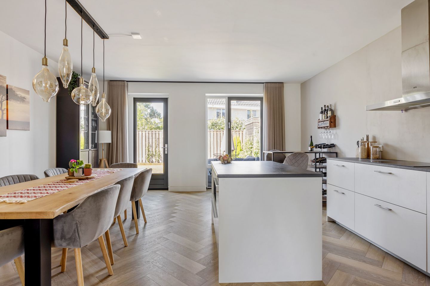 Photo 10 of Aardbeivlinder 24