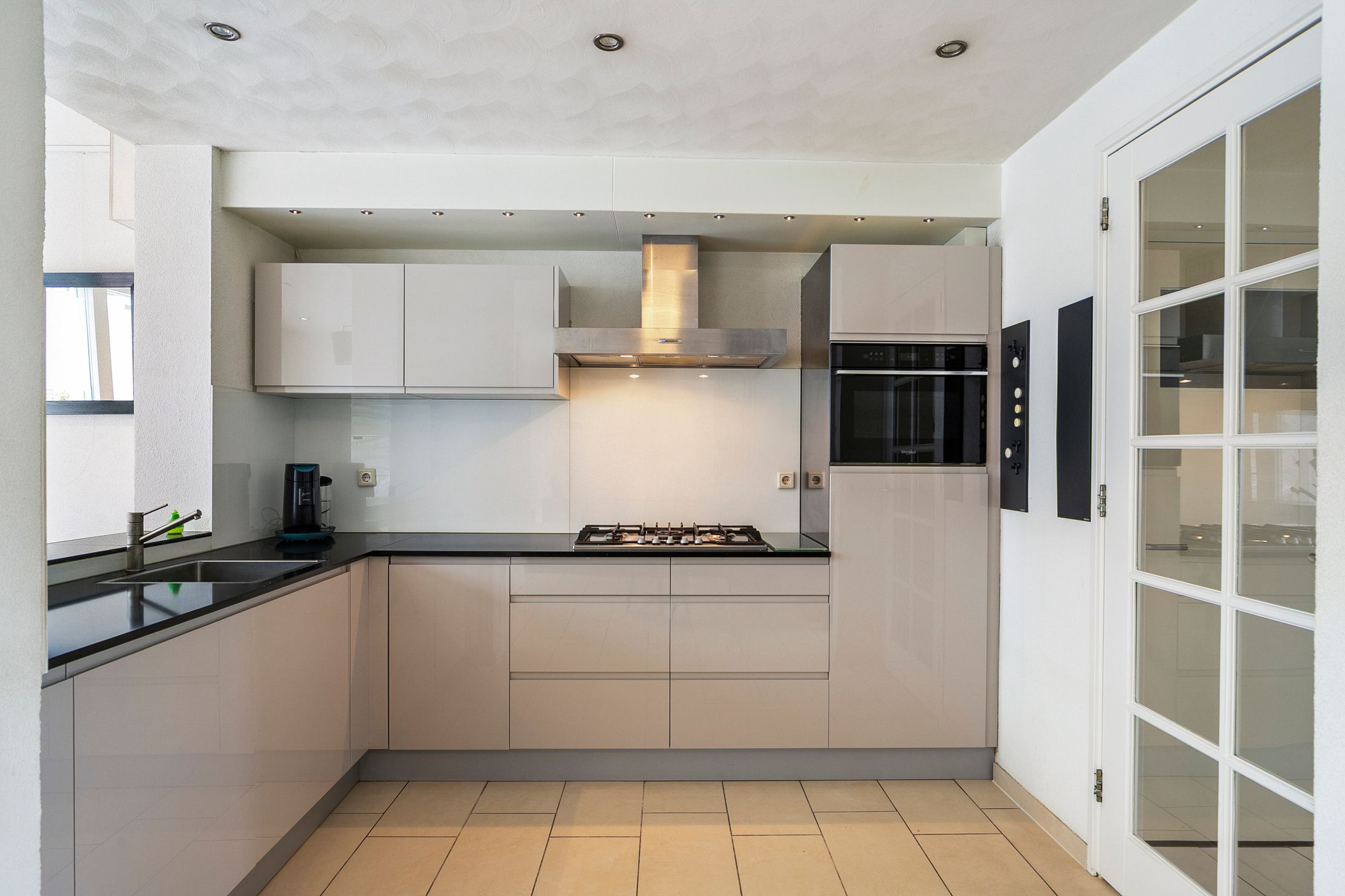 Foto 9 van Adelaertstraat 16