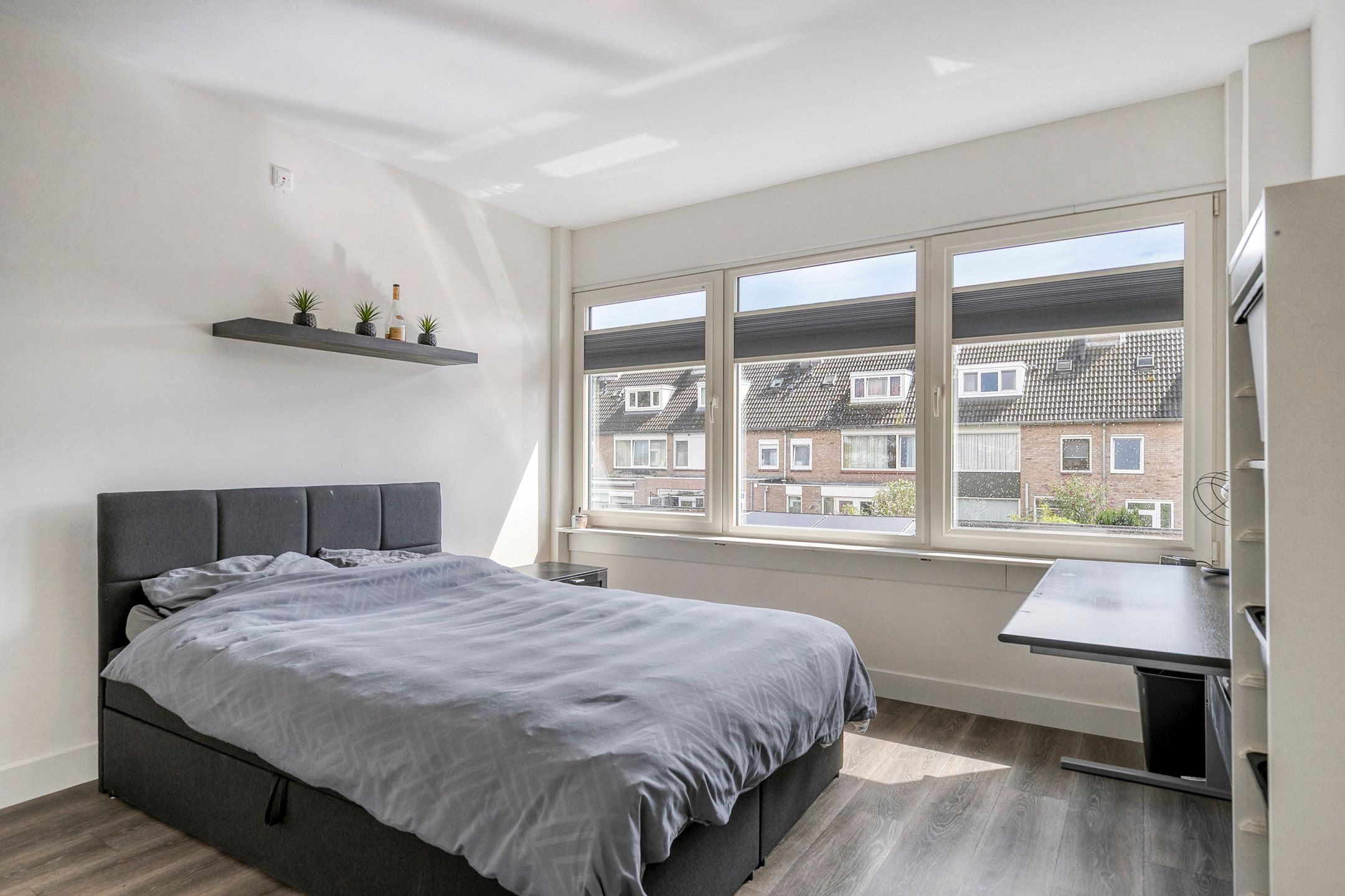 Foto 15 van Adelaertstraat 16