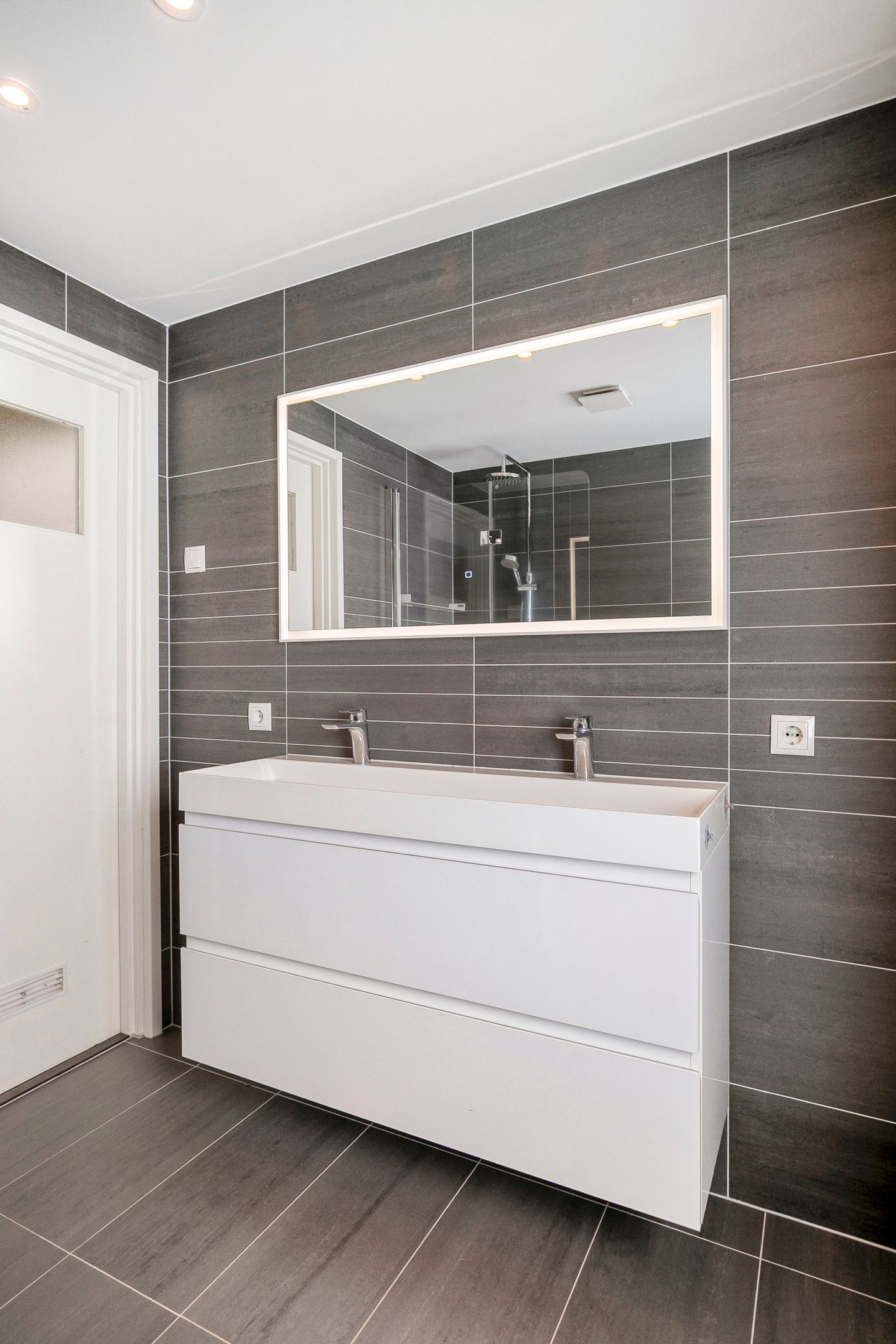 Foto 21 van Adelaertstraat 16