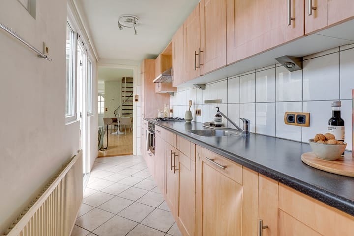 Foto 9 van Adelboldstraat 38