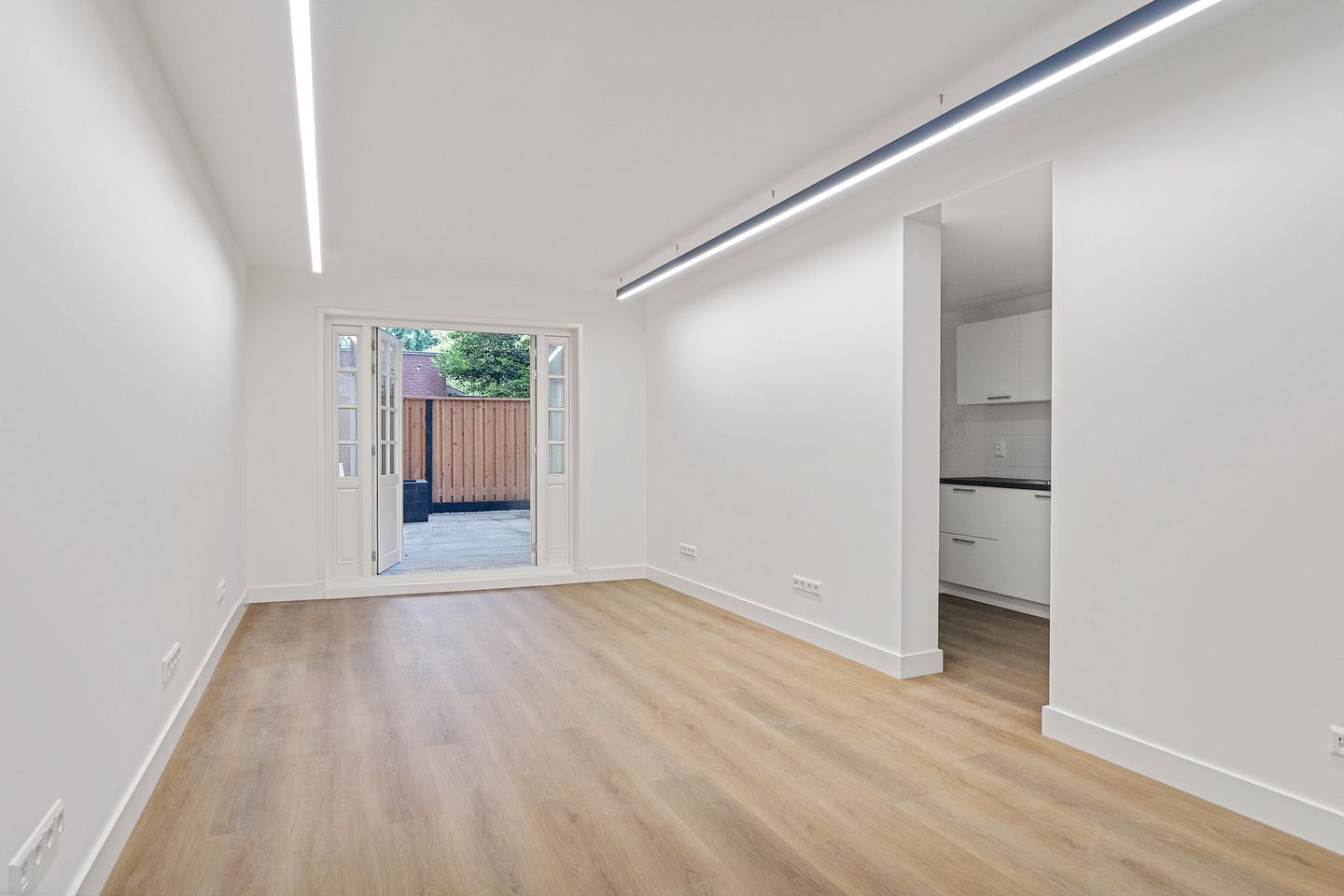 View photo 5 of Van Woustraat 157-H