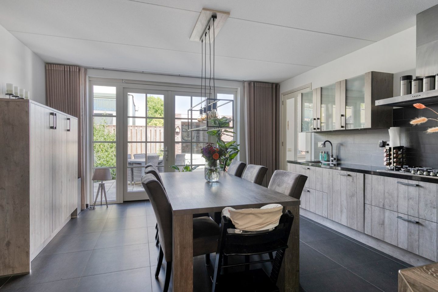 Foto 5 van Esdoornstraat 6