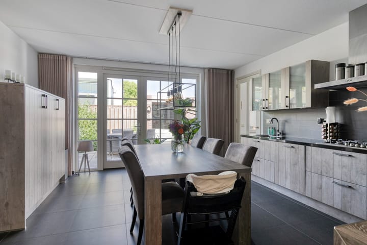 Foto 5 van Esdoornstraat 6