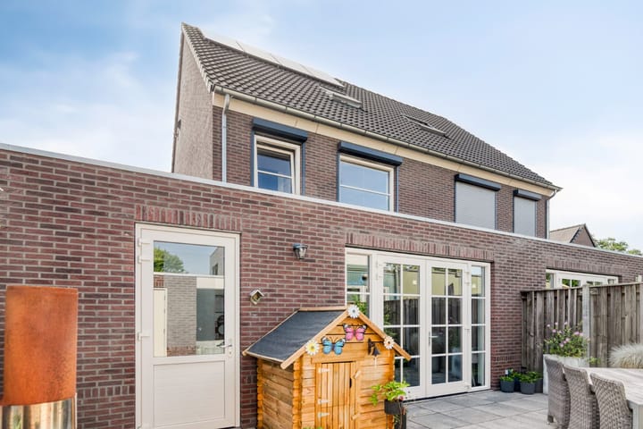 Foto 27 van Esdoornstraat 6