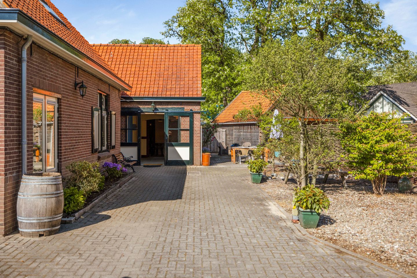 Bekijk foto 2 van Dorpsstraat 33