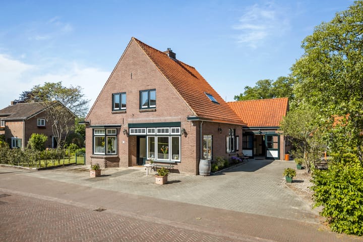 Dorpsstraat 33, Almen