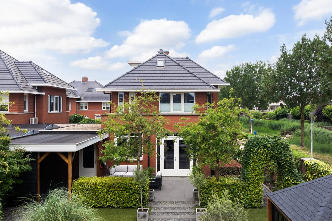 Photo 2 of Bandhaak 10