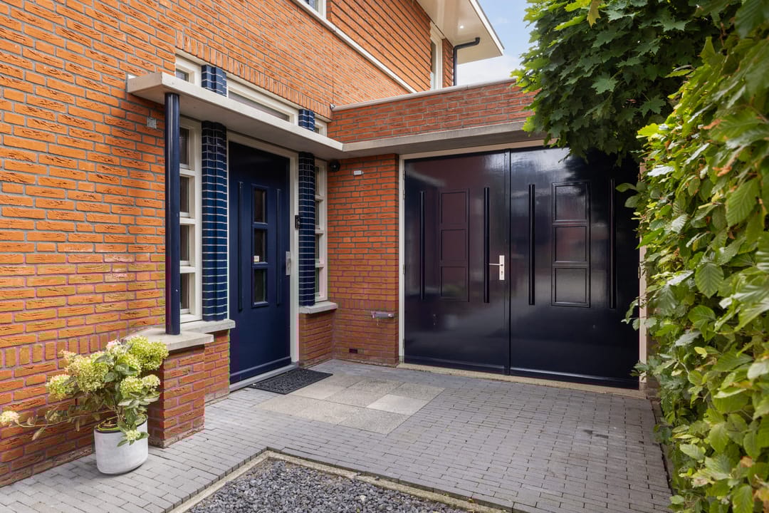 Photo 7 of Bandhaak 10