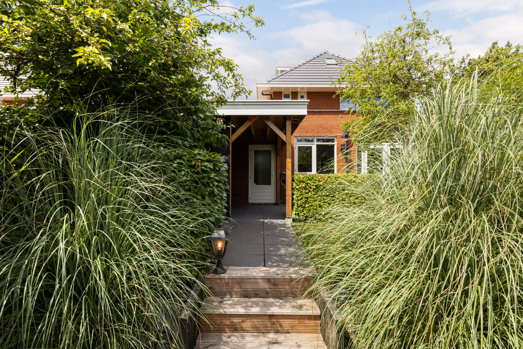 Photo 32 of Bandhaak 10