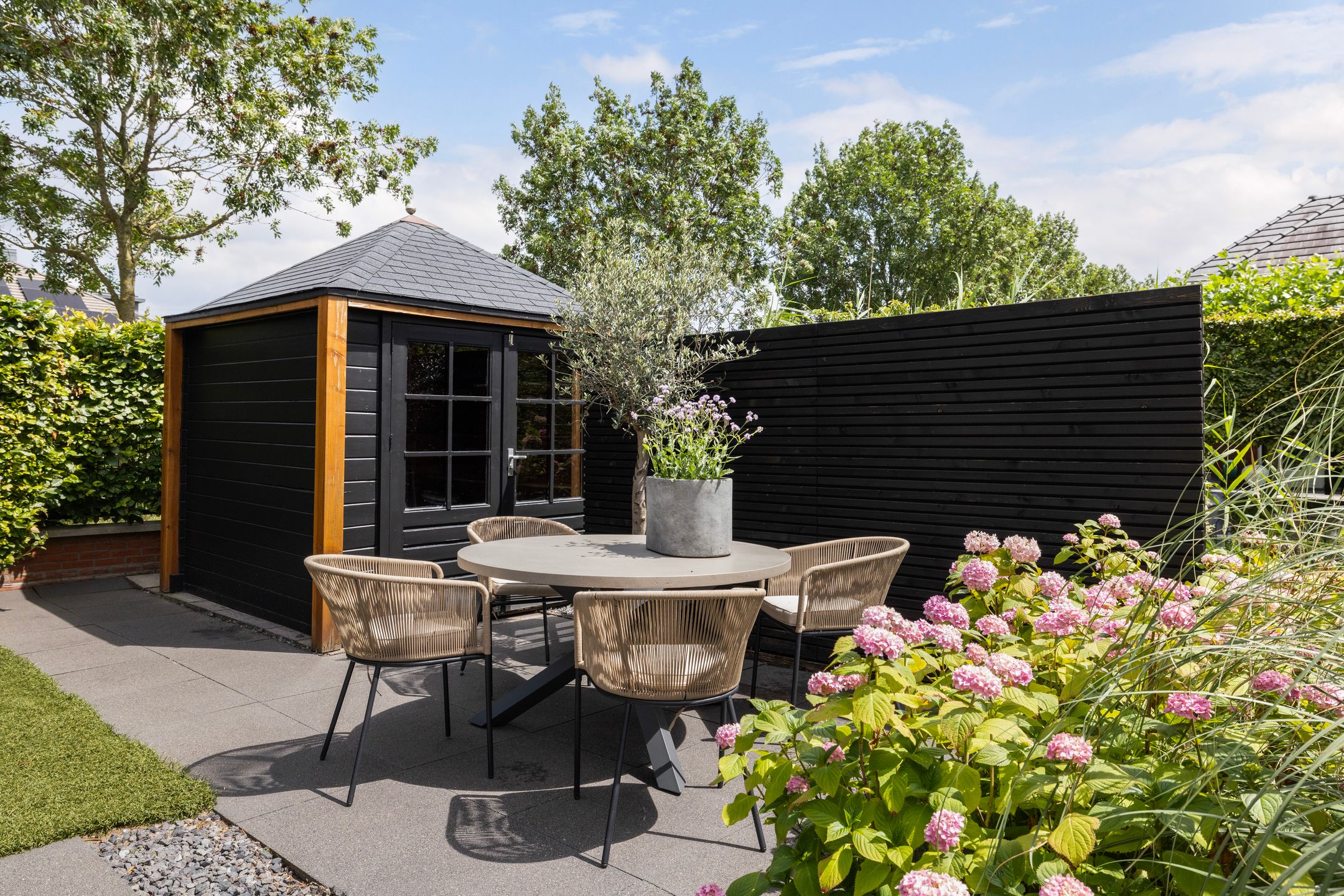 Photo 33 of Bandhaak 10