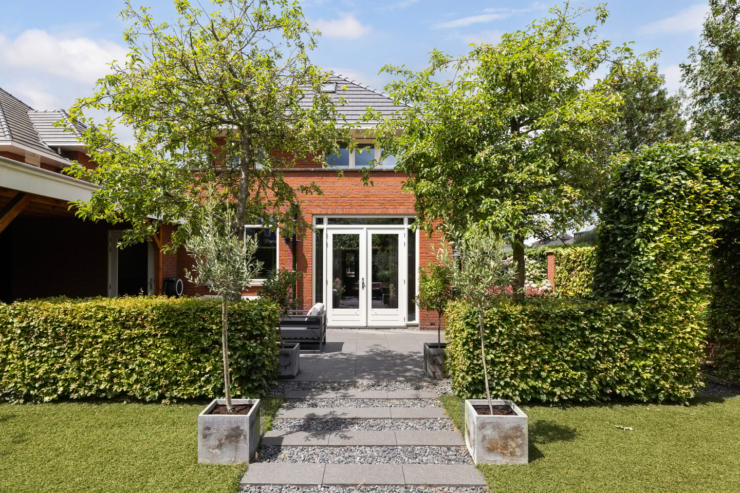 Photo 34 of Bandhaak 10