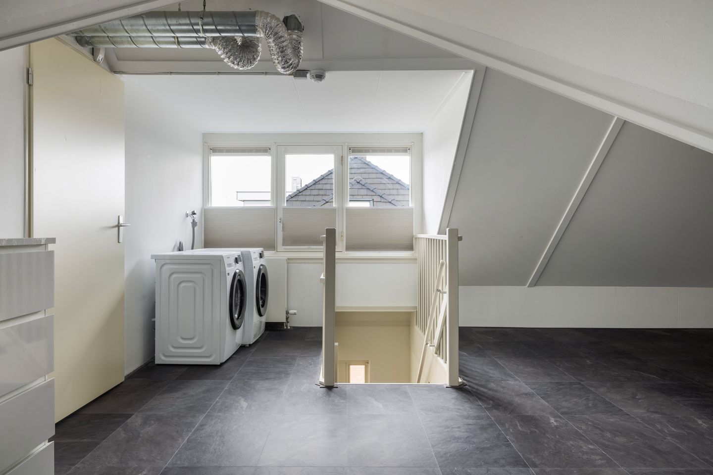 Photo 50 of Bandhaak 10