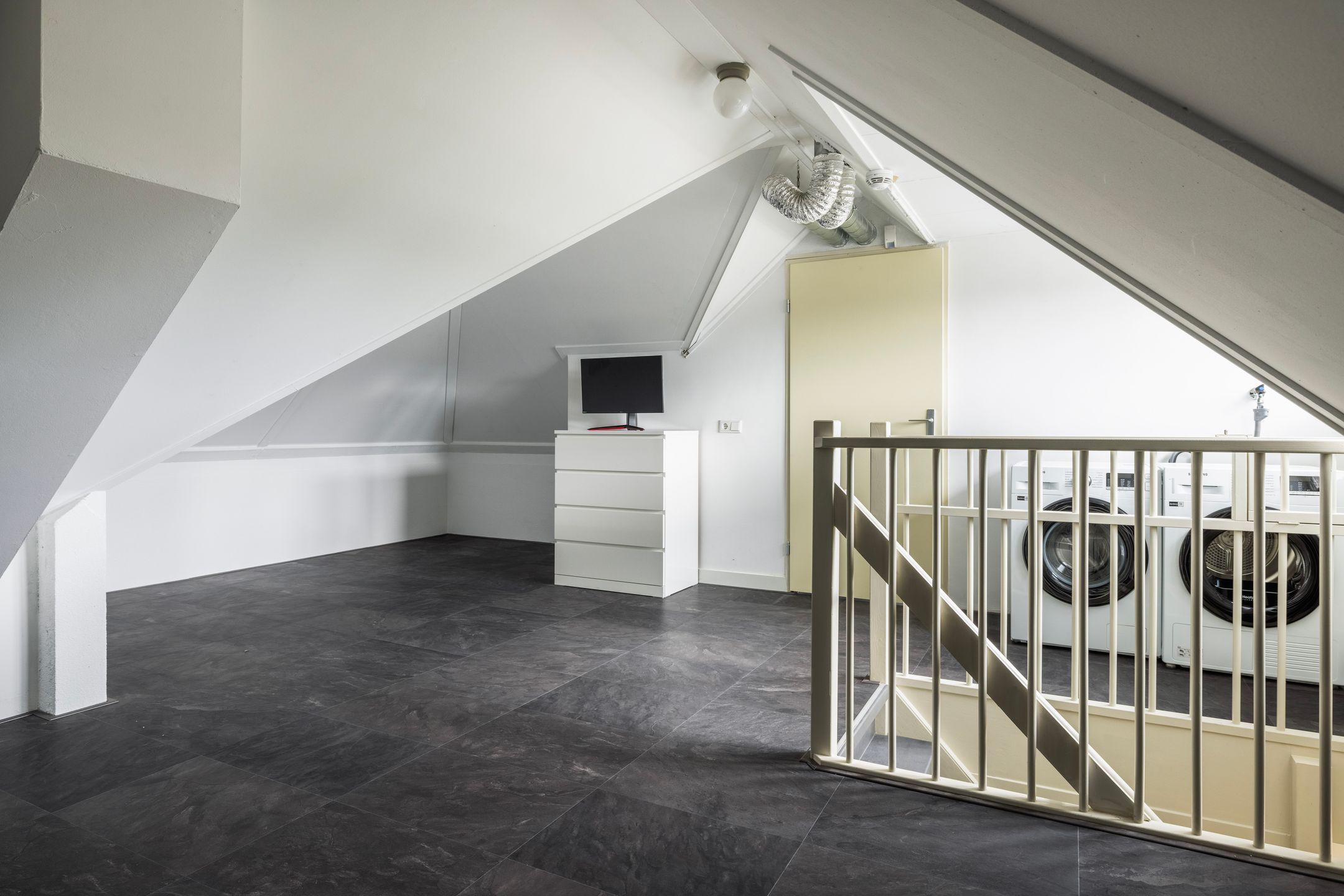 Photo 51 of Bandhaak 10