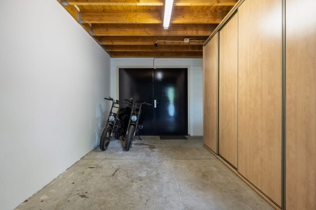 Photo 53 of Bandhaak 10