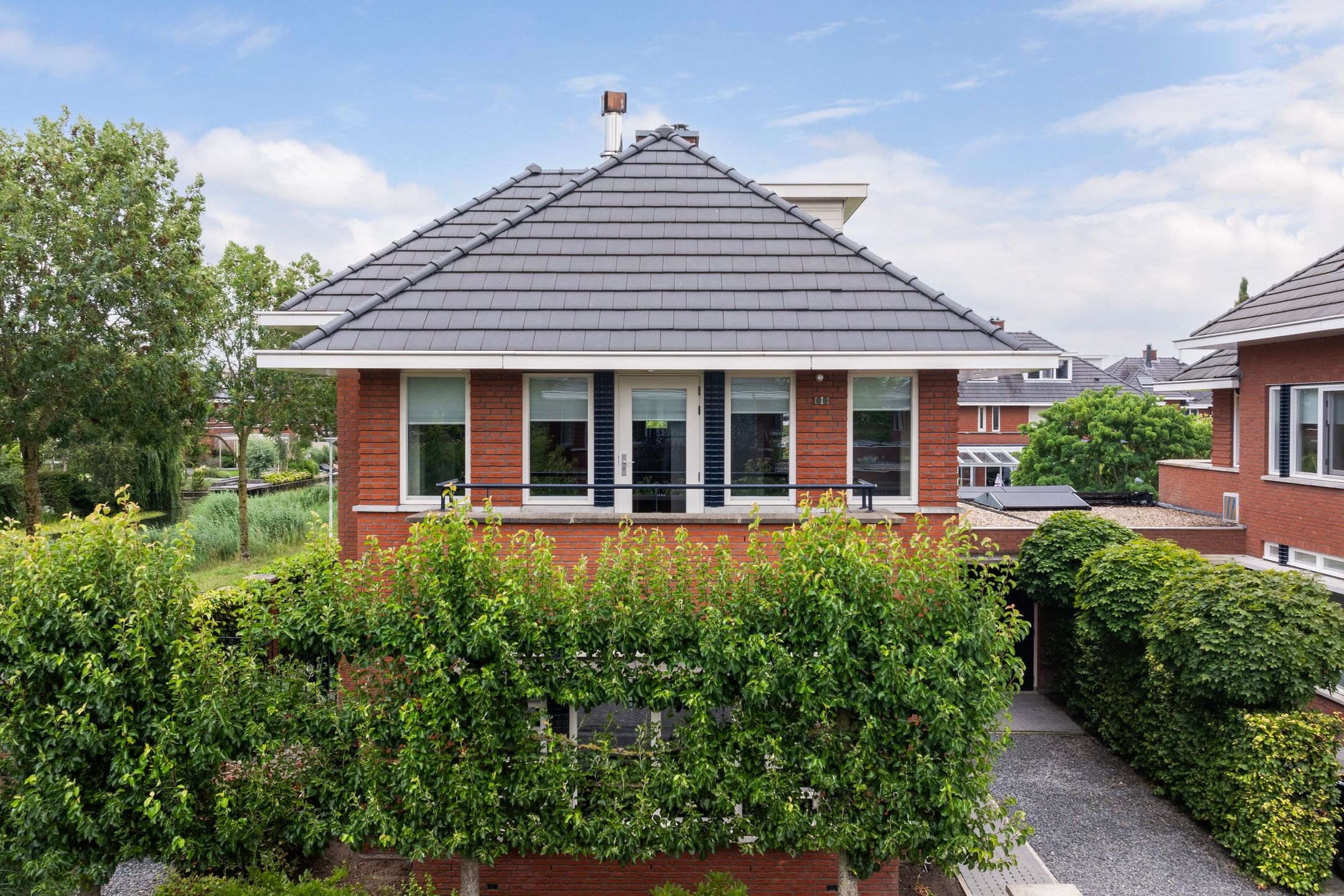 Photo 57 of Bandhaak 10