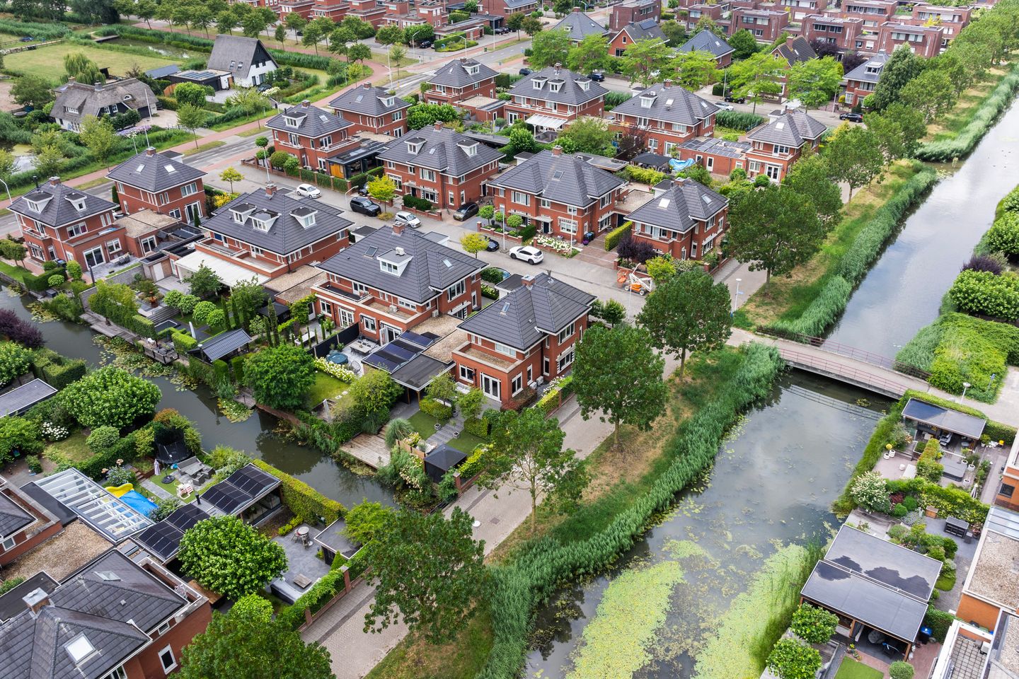 Photo 59 of Bandhaak 10