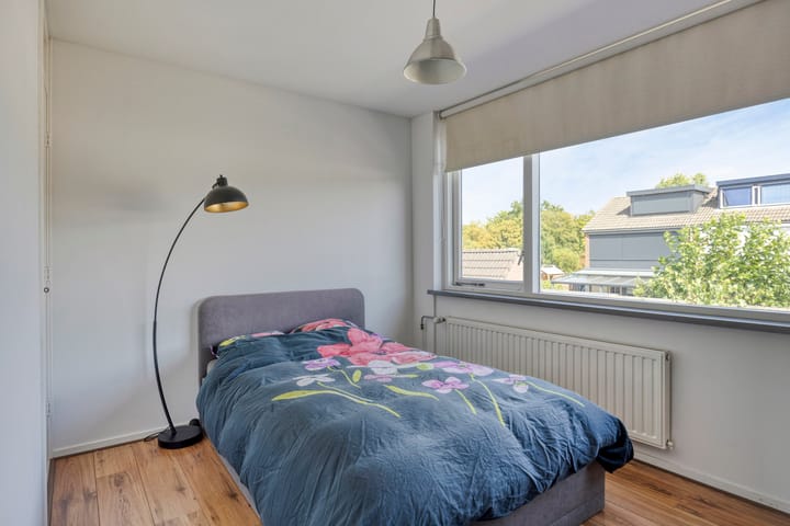 Foto 16 van Van Limburg Stirumlaan 12