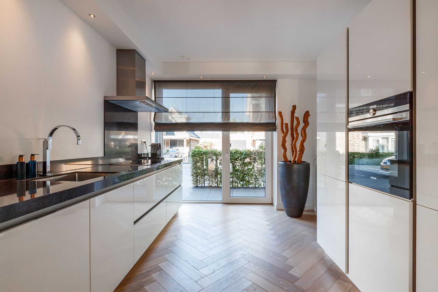 Photo 19 of Mies Bouhuysstraat 17