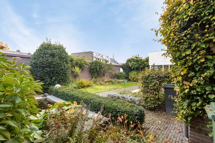 Photo 4 of Henseniusstraat 13-A