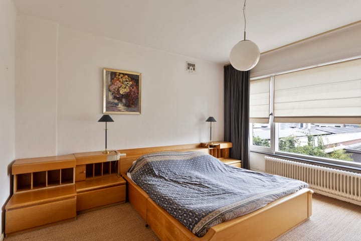 Photo 32 of Henseniusstraat 13-A