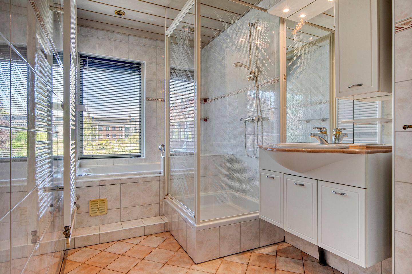 Photo 29 of van Voorst tot Voorststraat 63