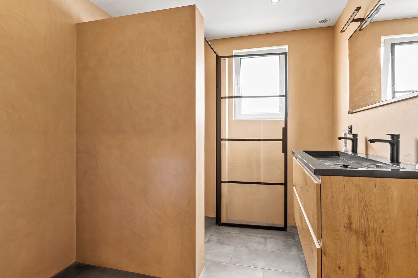 Foto 25 van Burgemeester Mr. H.J. Engelkens-laan 26