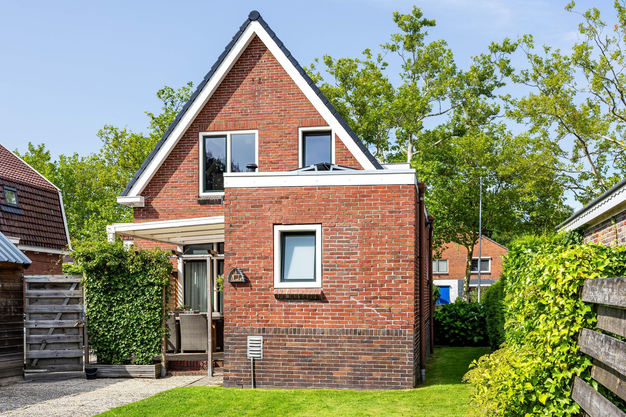 Foto 33 van Burgemeester Mr. H.J. Engelkens-laan 26