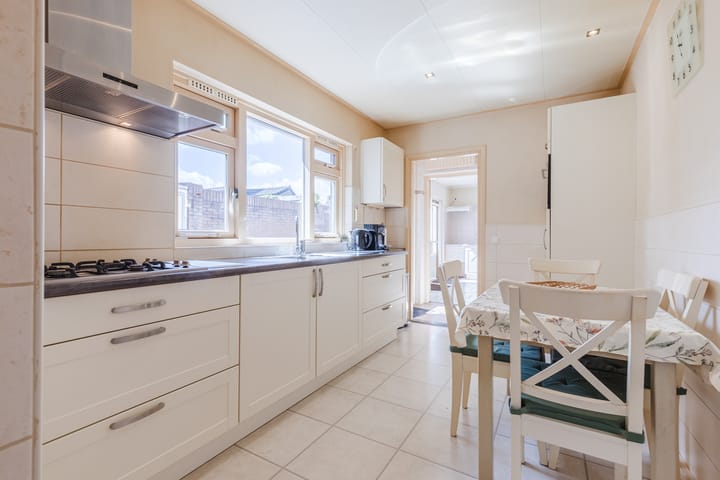 Photo 11 of Wouwsestraat 29