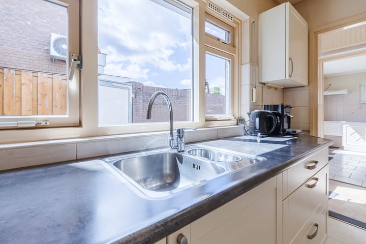 Photo 13 of Wouwsestraat 29