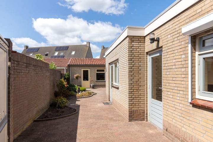 Photo 37 of Wouwsestraat 29