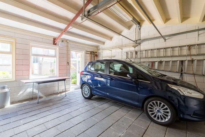 Photo 45 of Wouwsestraat 29