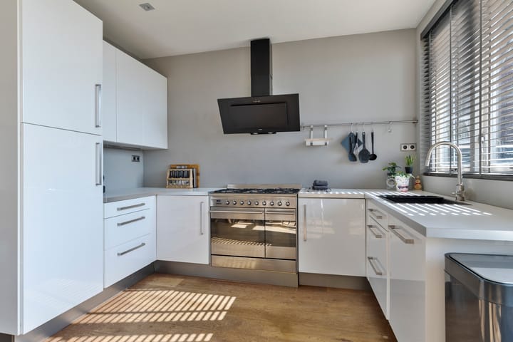 Photo 3 of Riouwstraat 92