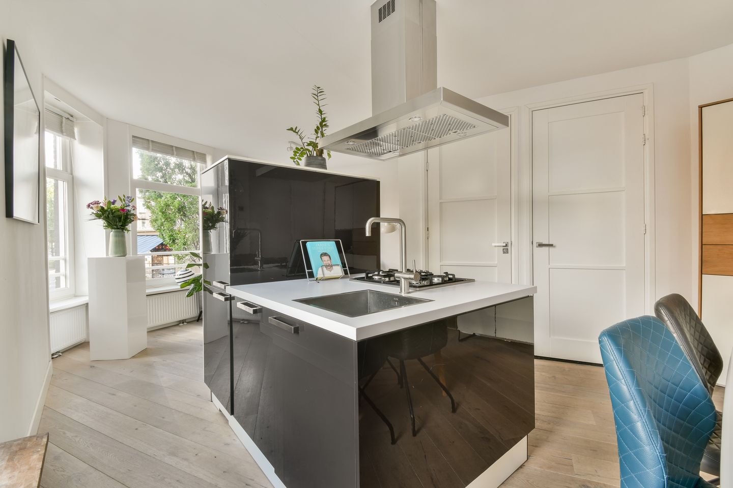 Photo 10 of Molukkenstraat 69-1