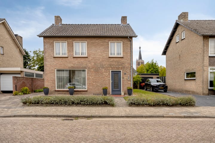 Foto 1 van Schoolstraat 12