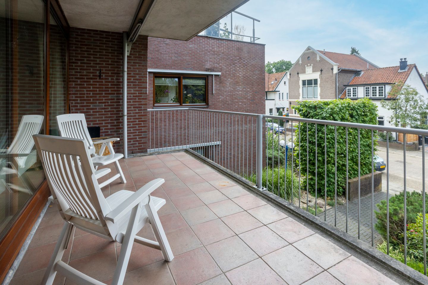 Photo 10 of Leestraat 8-A