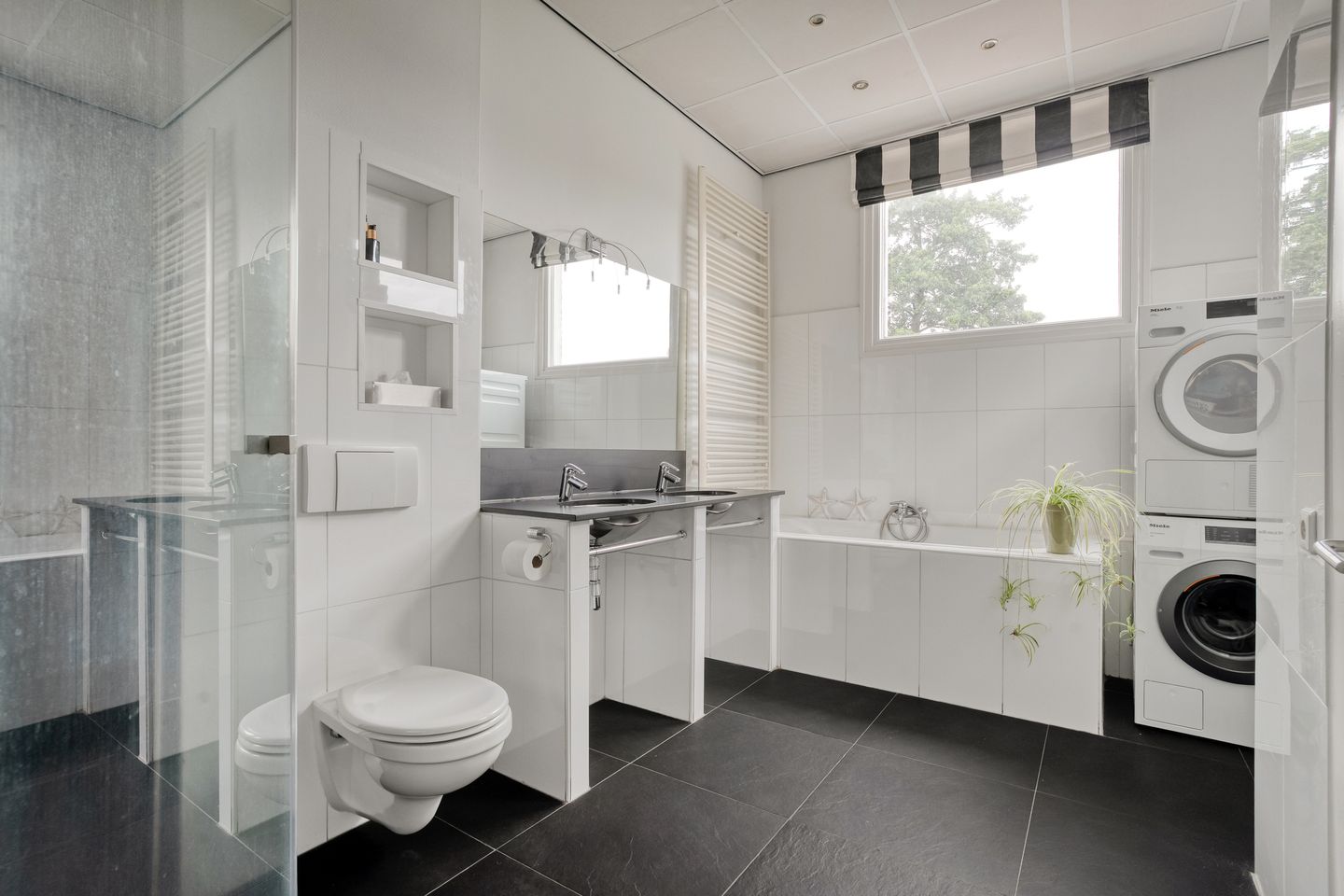 Foto 40 van Zuideinde 85