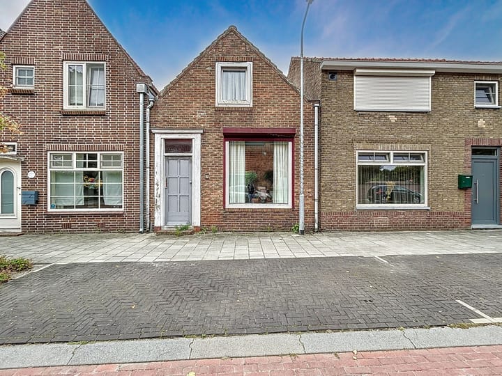 Photo 2 of Landstraat 44