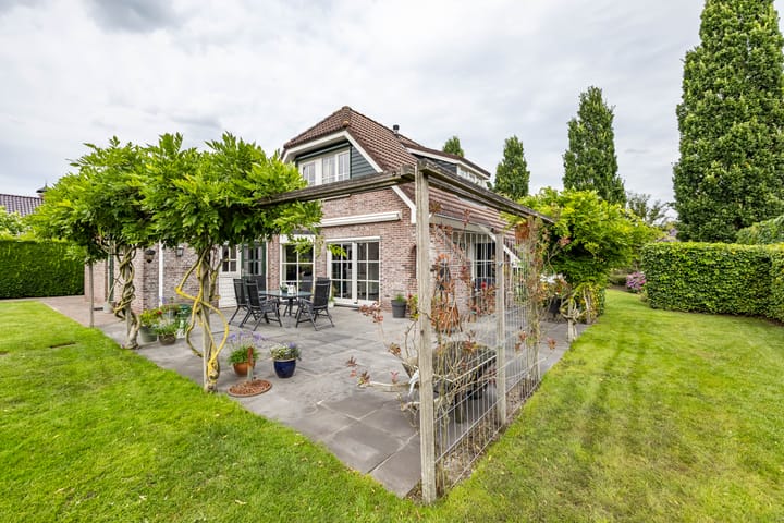 Photo 2 of Bovenlanden 9