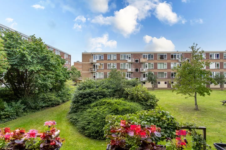 Foto 15 van Barnsteenlaan 59