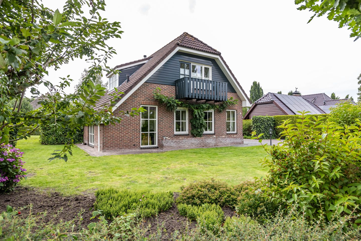 Photo 1 of Bovenlanden 9