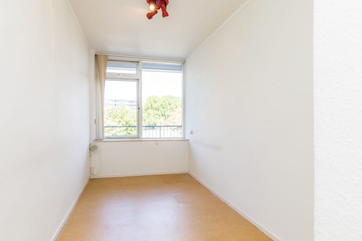 Photo 18 of Burg. van Grunsvenplein 33