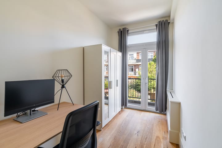 Foto 17 van Hoenderloostraat 48