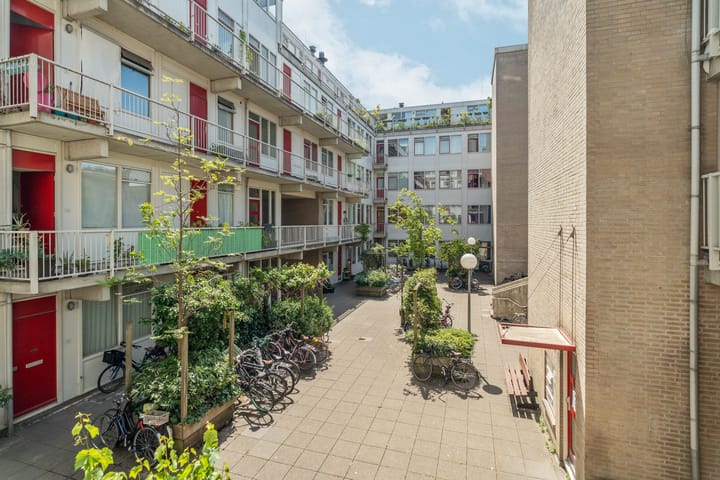 Foto 23 van Matrozenhof 61