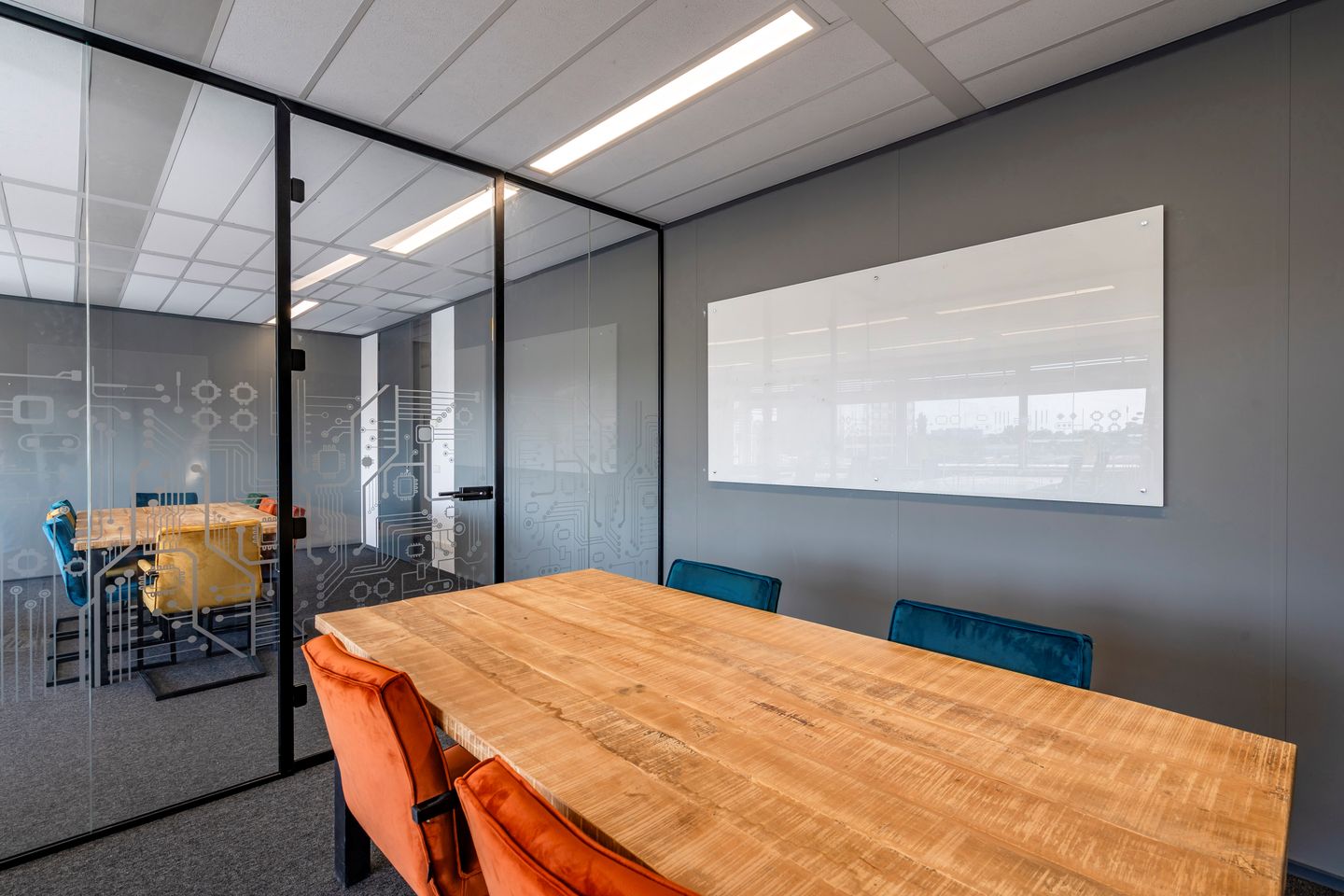 View photo 3 of Tupolevlaan 85