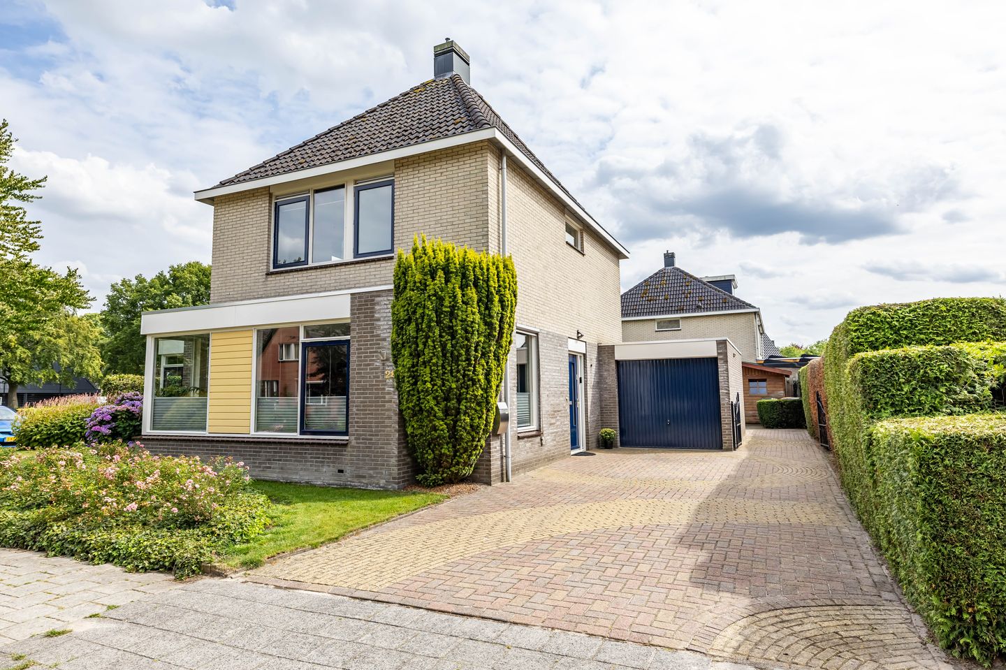 Photo 1 of Burg. Gaarlandtlaan 28