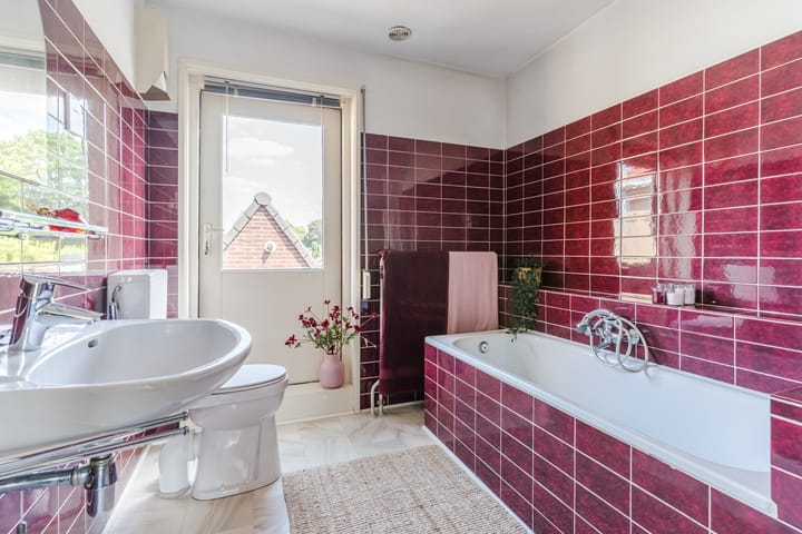 Photo 37 of Van Vroonhovenlaan 48